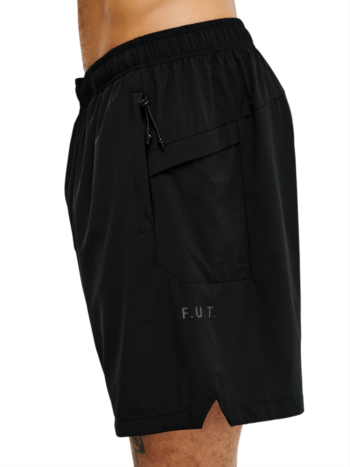 HALO SCOUT SHORTS, BLACK, model