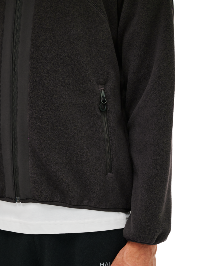 HALO DBU PANELED FLEECE JACKET, RAVEN, model