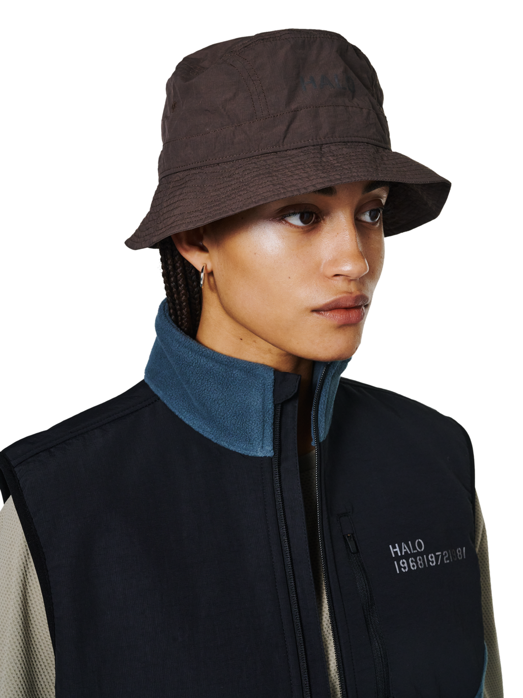 HALO NYLON BUCKET HAT, CHOCOLATE CHIP, model