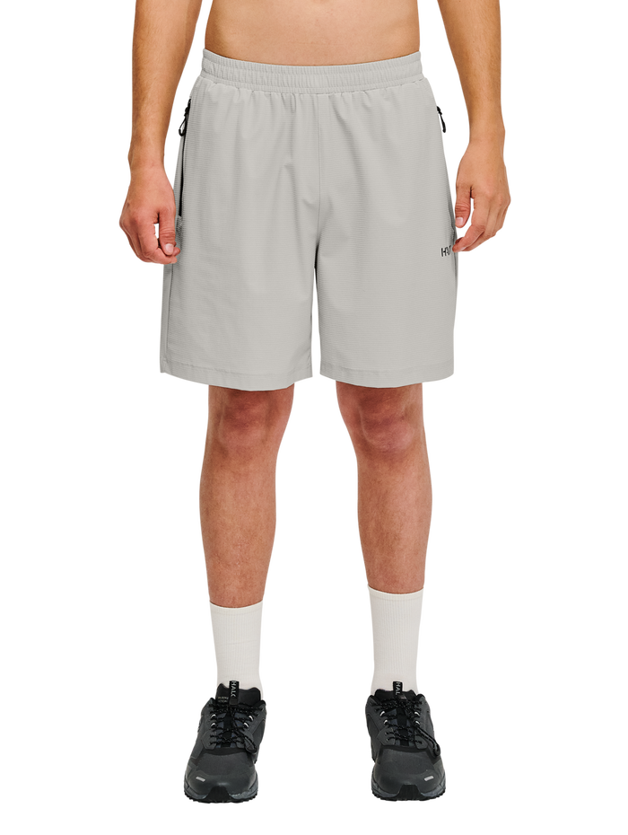 HALO APEX SHORTS, SILVER LINING, model