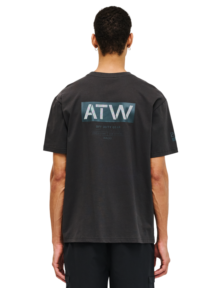 HALO GRAPHIC T-SHIRT, RAVEN, model