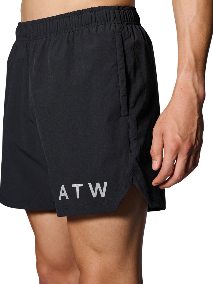 HALO SHORTS, BLACK, model