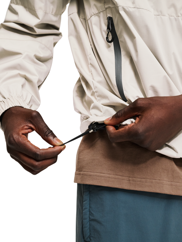 HALO DEFENSE ANORAK, SILVER LINING, model