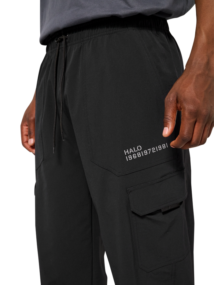 HALO TRAIL PANTS, BLACK, model