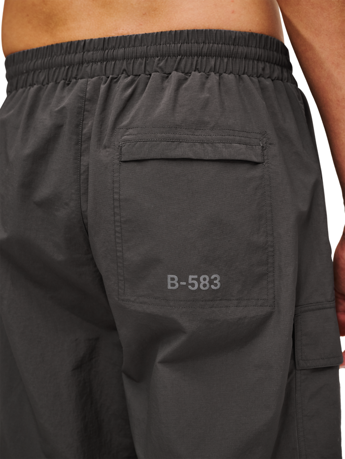 HALO RANGER PANTS, RAVEN, model