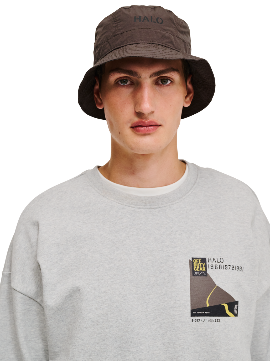 HALO NYLON BUCKET HAT, CHOCOLATE CHIP, model