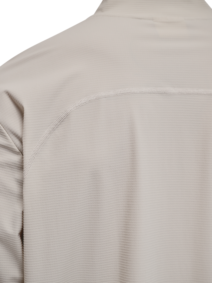 HALO APEX HALF ZIP, SILVER LINING, model