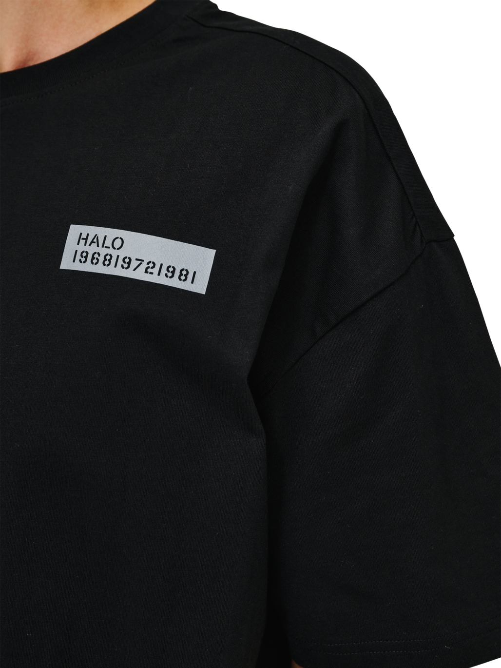 HALO GRAPHIC BOXY T-SHIRT, BLACK/GRIFFIN/GRIFFIN, model