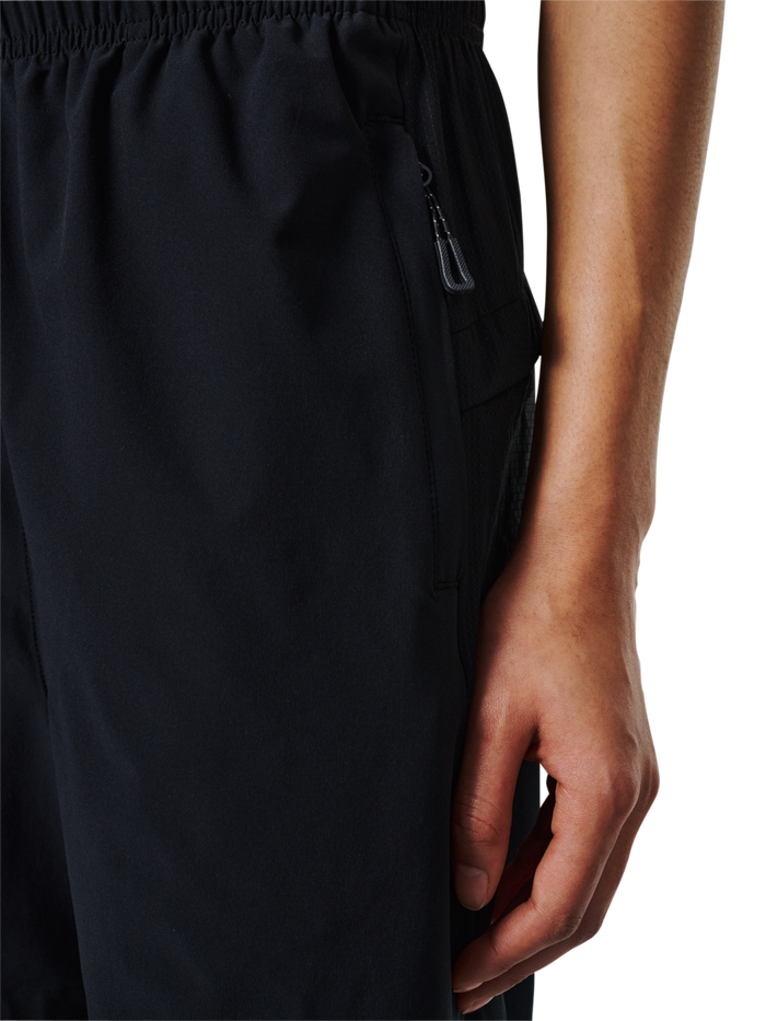 HALO SCOUT SHORTS, BLACK, model