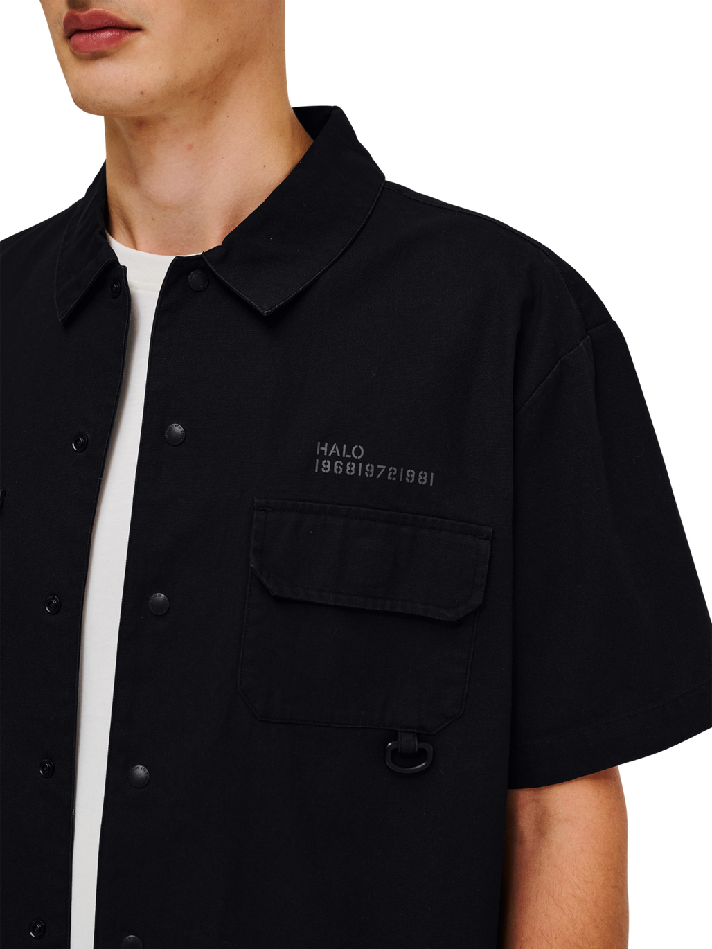 HALO COMMAND SS SHIRT, BLACK, model