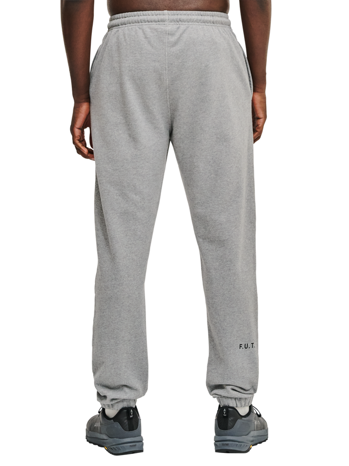 HALO ESSENTIAL SWEATPANTS, GREY MELANGE, model