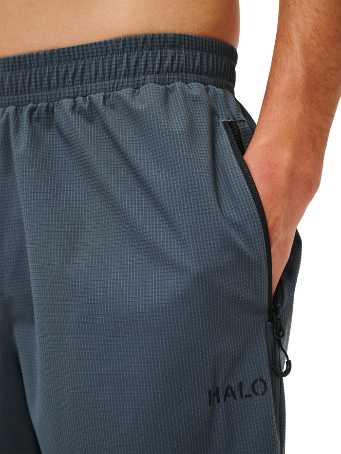 HALO APEX SHORTS, DARK SLATE, model