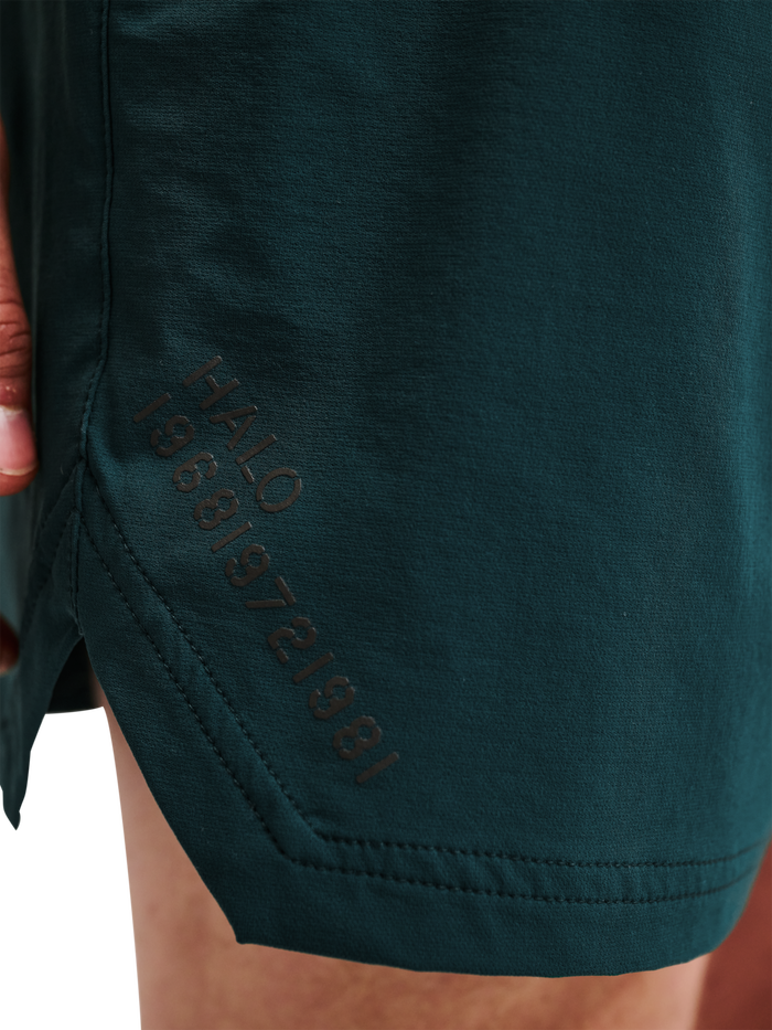 HALO SHORTS, BOTANICAL GARDEN, model