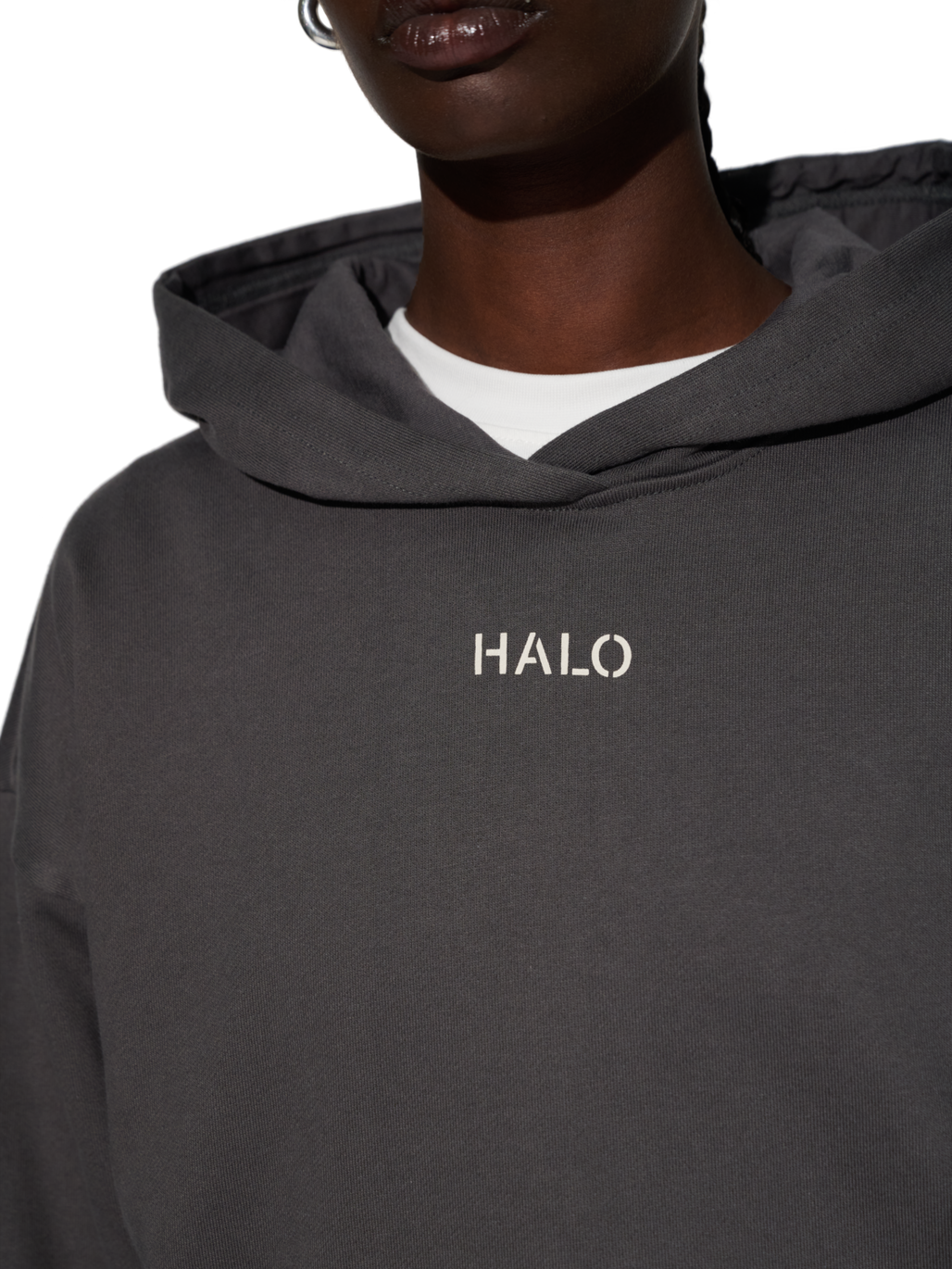 HALO GRAPHIC HOODIE, RAVEN, model