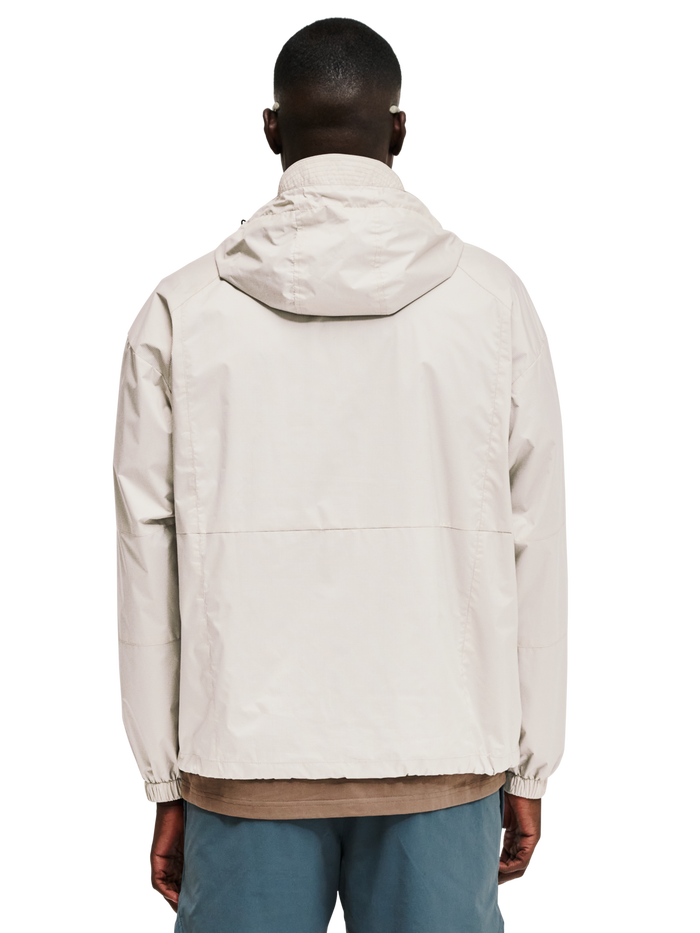 HALO DEFENSE ANORAK, SILVER LINING, model