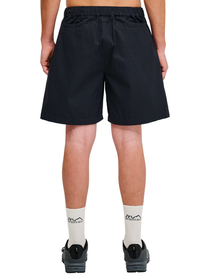 HALO COMMAND SHORTS, BLACK, model