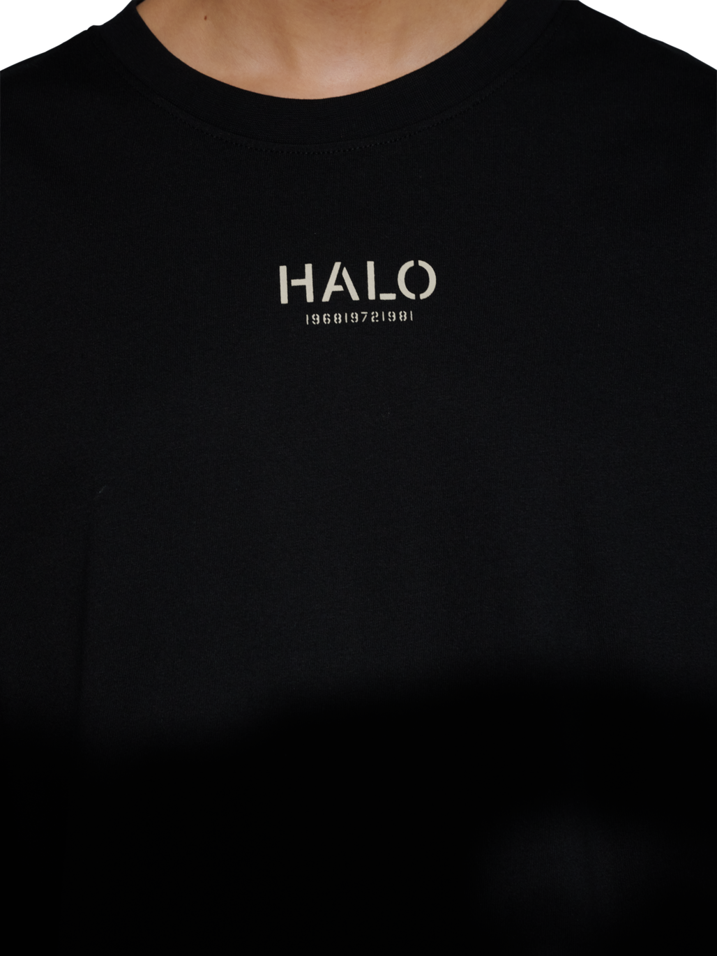 HALO GRAPHIC L/S T-SHIRT 01, BLACK, model