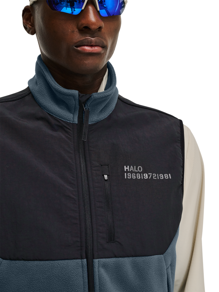 HALO BLOCKED FLEECE VEST, DARK SLATE, model