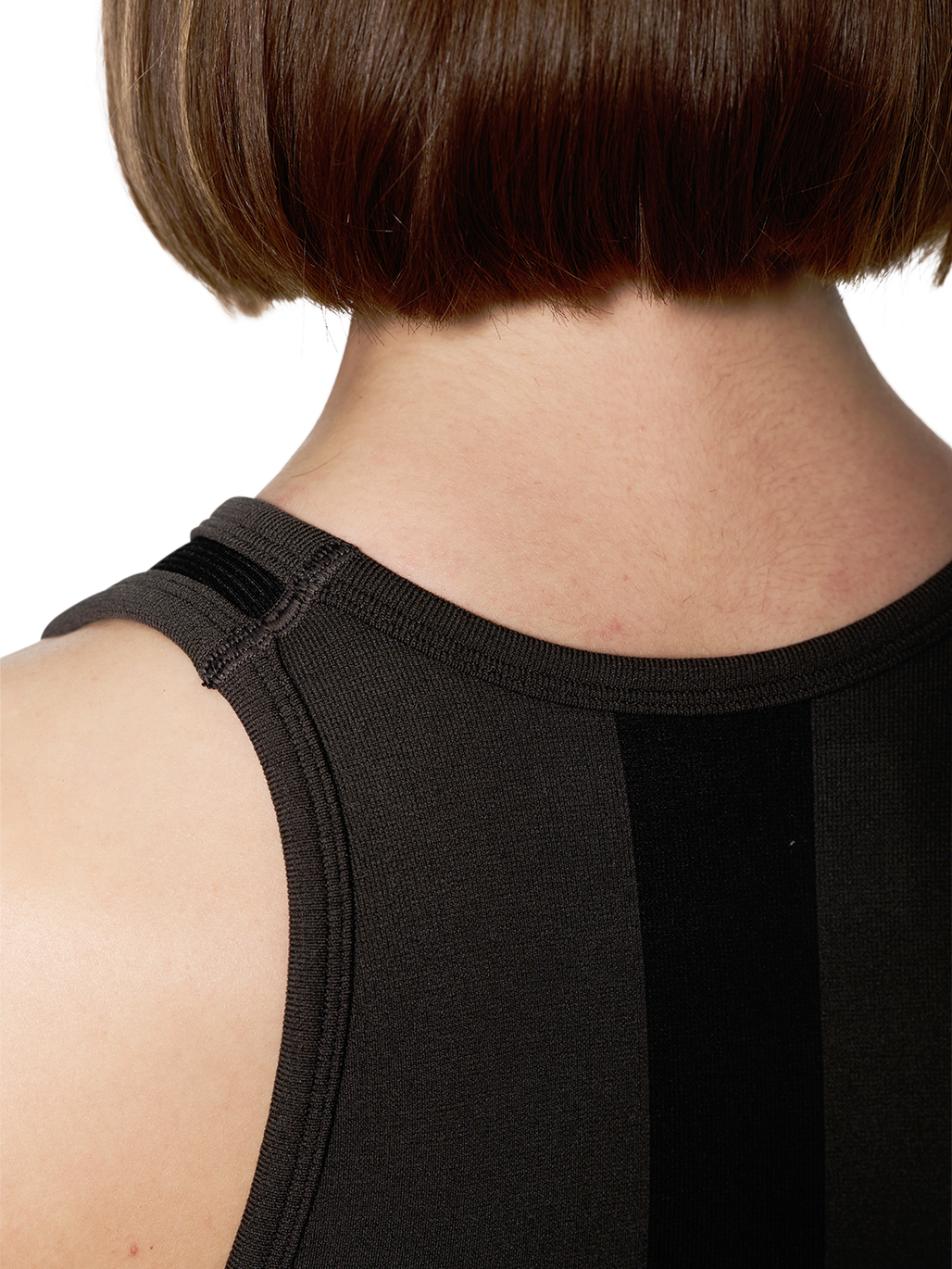 HALO WOMENS SEAMLESS TOP, BLACK, model