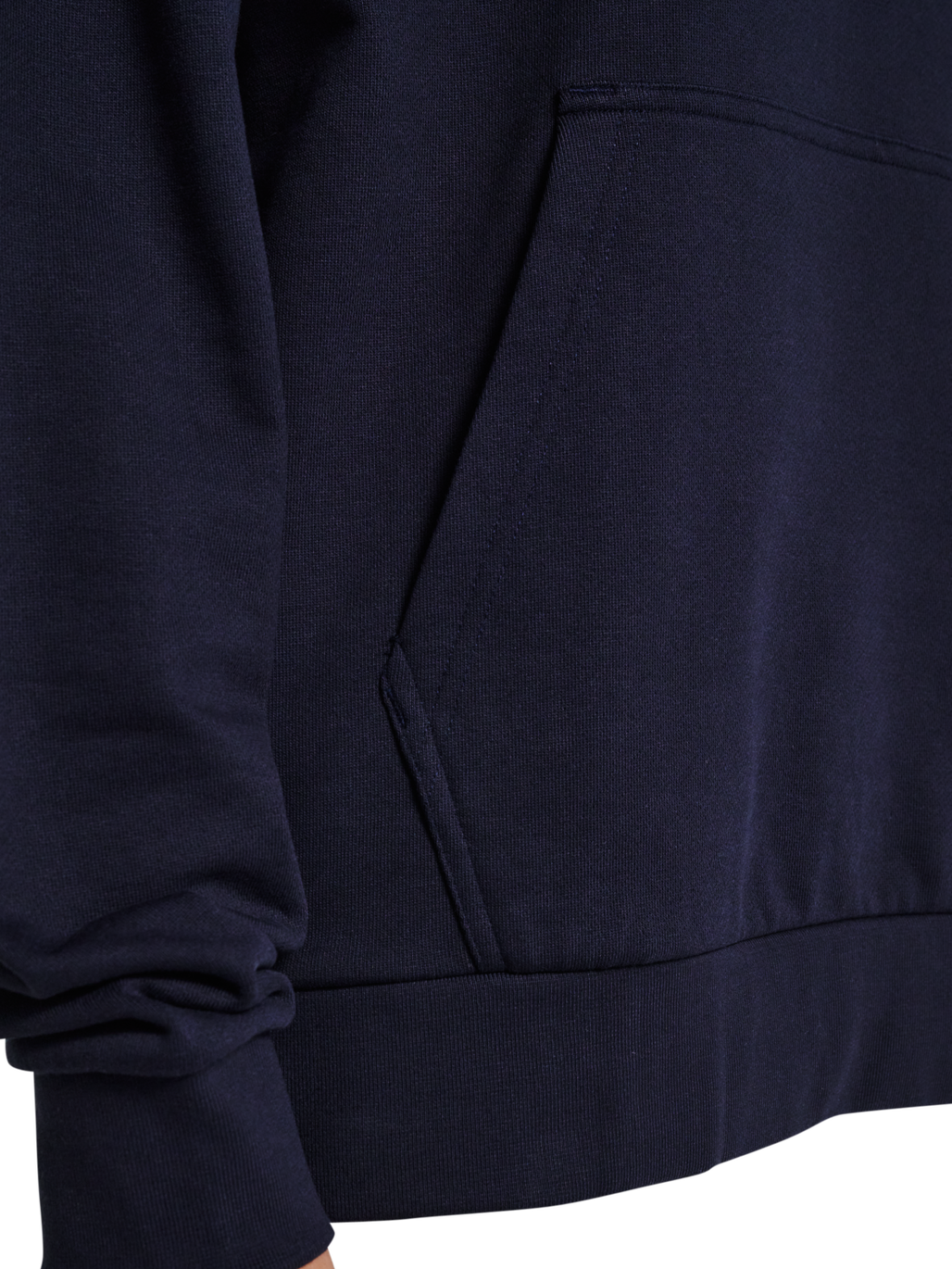 HALO GRAPHIC HOODIES, DEEP WELL, model