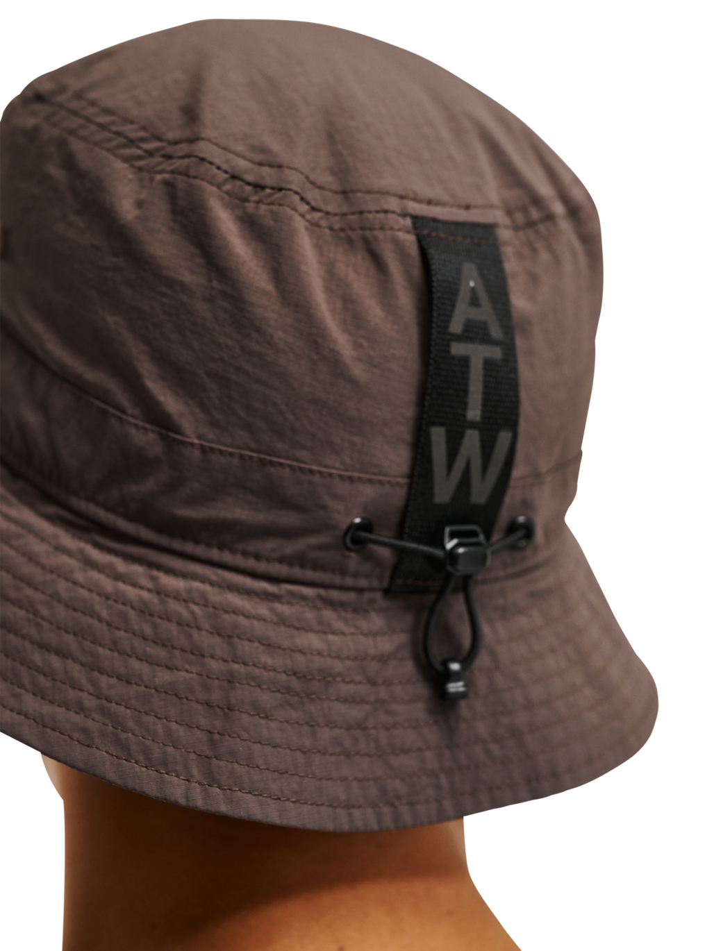 HALO NYLON BUCKET HAT, CHOCOLATE CHIP, model