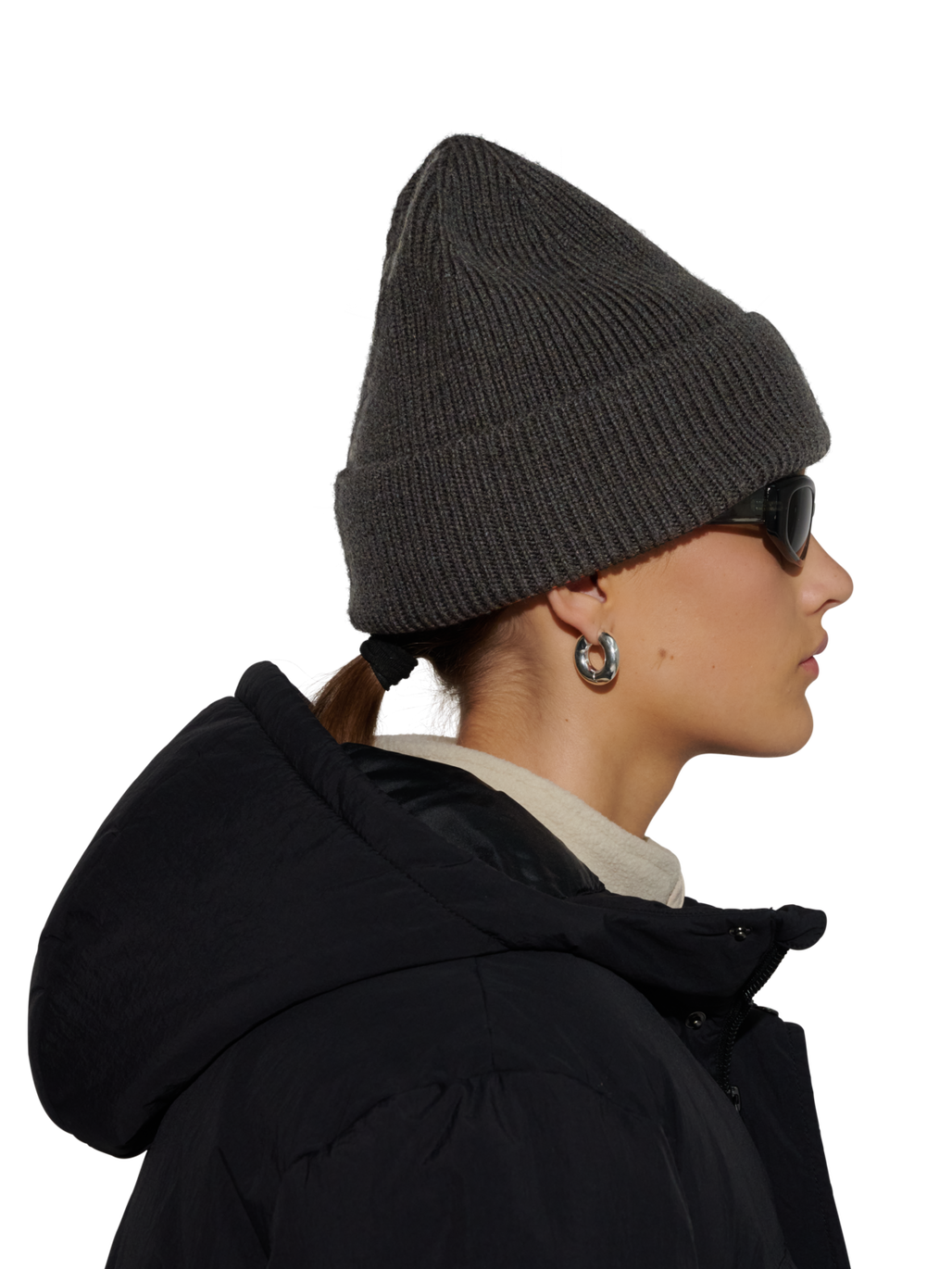 HALO WOOL MIX BEANIE, RAVEN, model