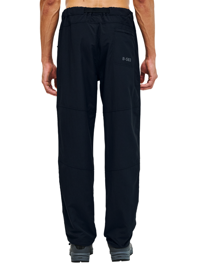 HALO ASSET PANTS, BLACK, model