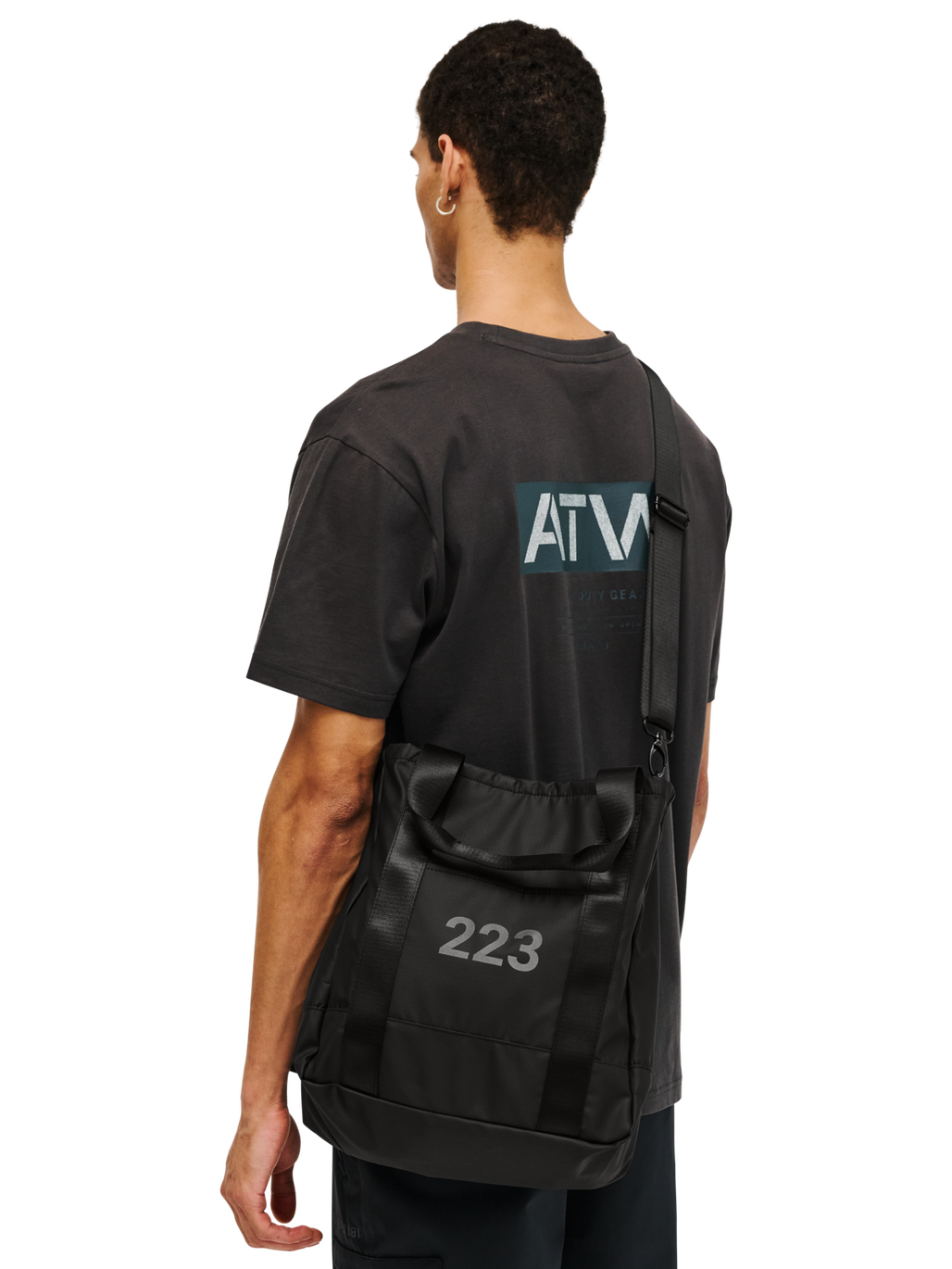 HALO TOTE BAG, BLACK, model