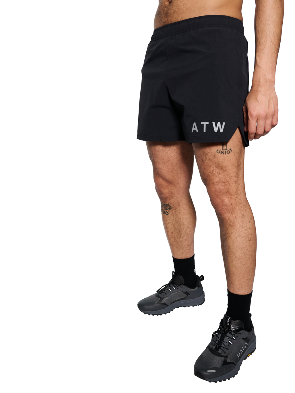 HALO SHORTS, BLACK, model