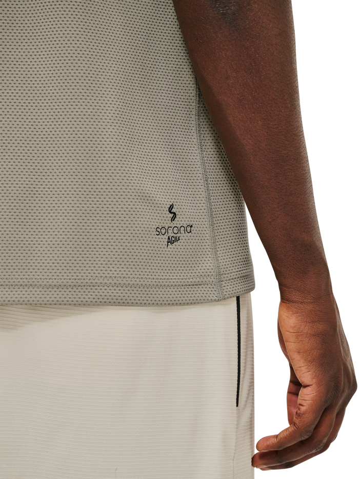 HALO SORONA T-SHIRT, SENECA ROCK, model