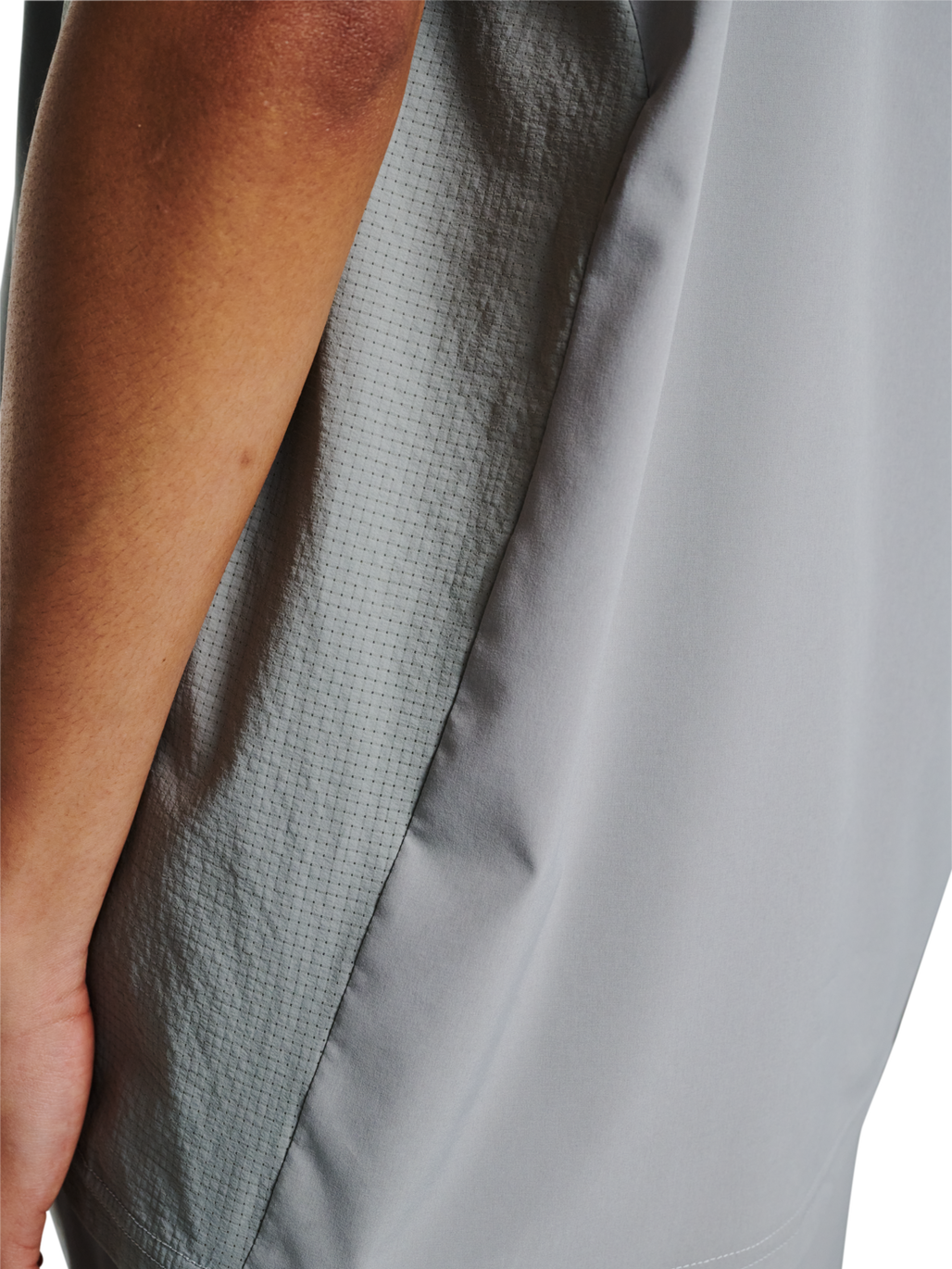 HALO SCOUT SS T-SHIRT, GRIFFIN, model