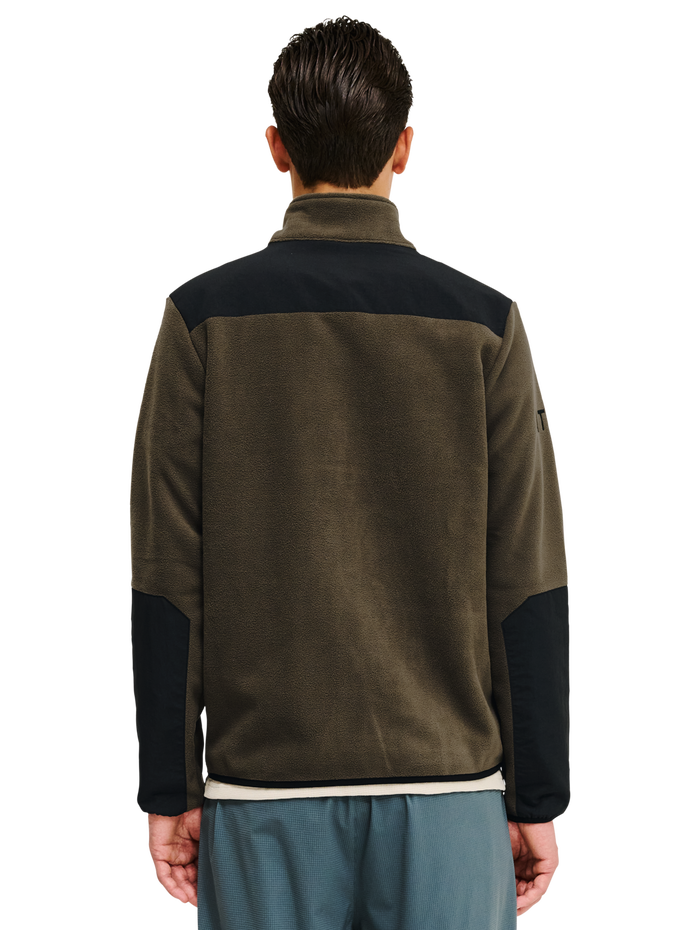 HALO BLOCKED ZIP FLEECE, MAJOR BROWN, model