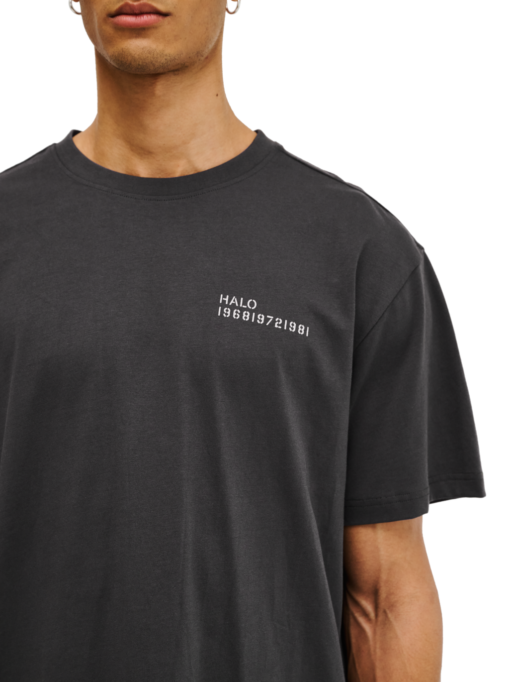 HALO GRAPHIC T-SHIRT 04, RAVEN, model