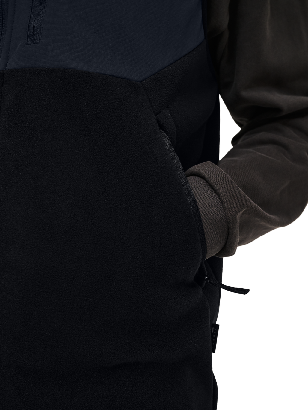 HALO BLOCKED FLEECE VEST, BLACK, model