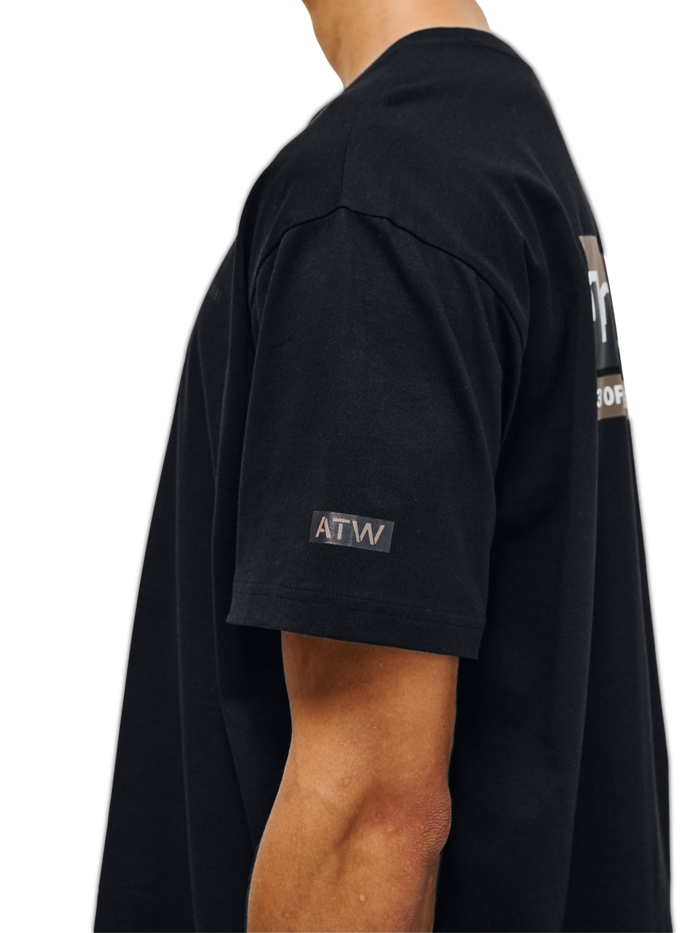 HALO GRAPHIC T-SHIRT, BLACK, model