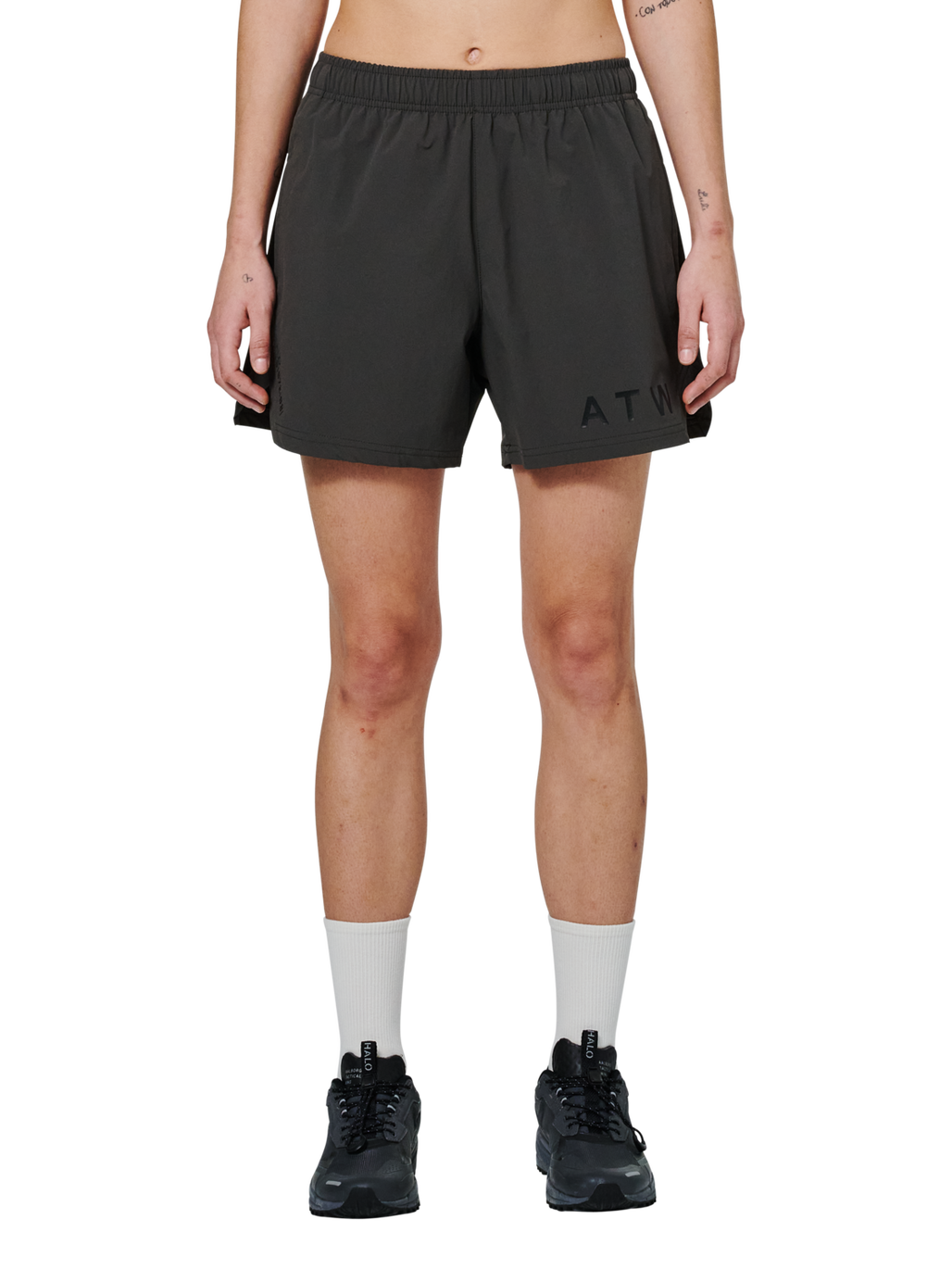 HALO SHORTS, RAVEN, model