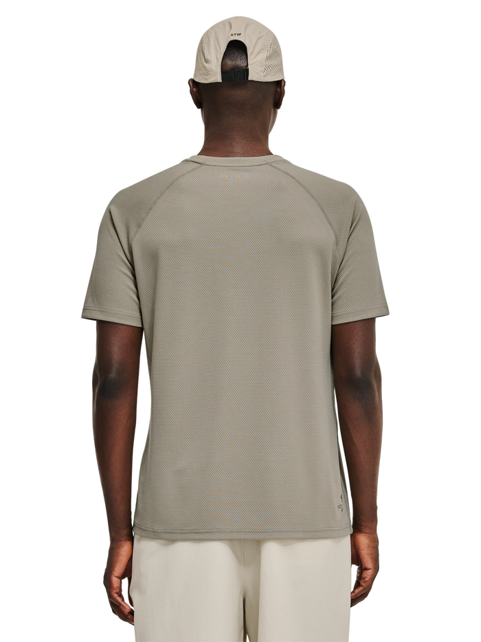 HALO SORONA T-SHIRT, SENECA ROCK, model