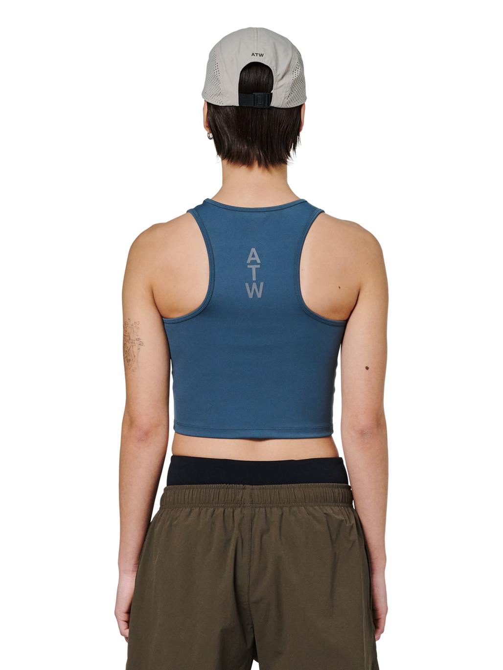 HALO WOMEN TRAINING TOP, DARK SLATE, model