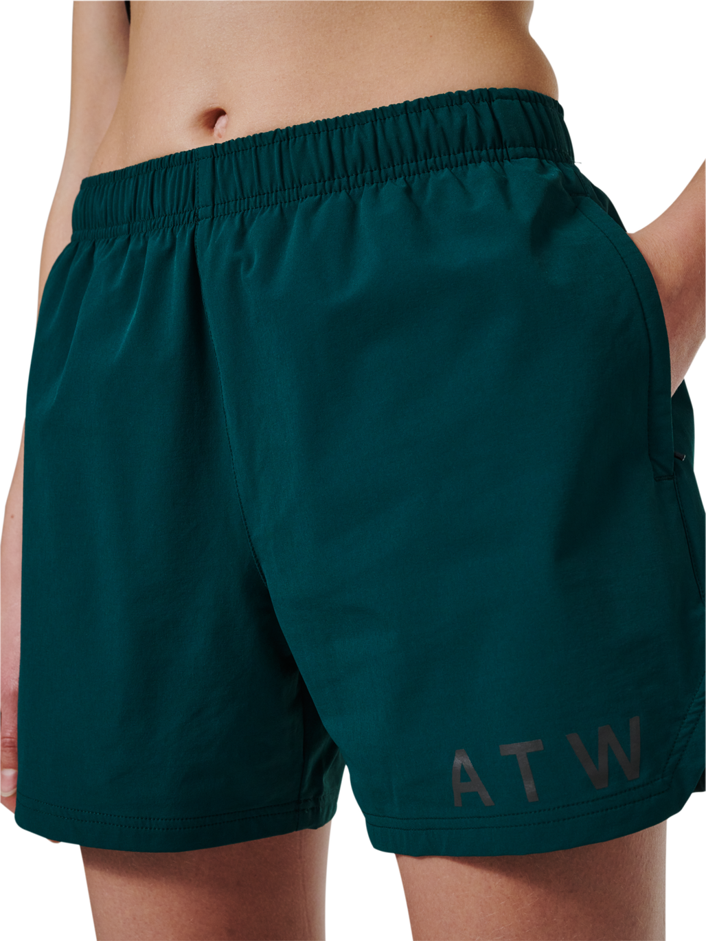 HALO SHORTS, BOTANICAL GARDEN, model