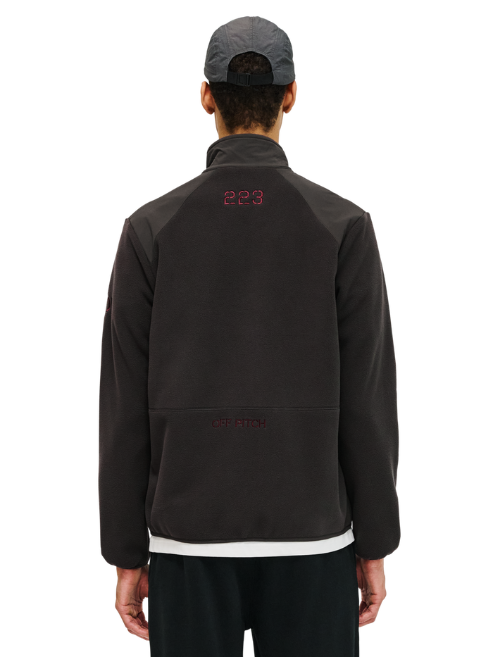 HALO DBU PANELED FLEECE JACKET, RAVEN, model