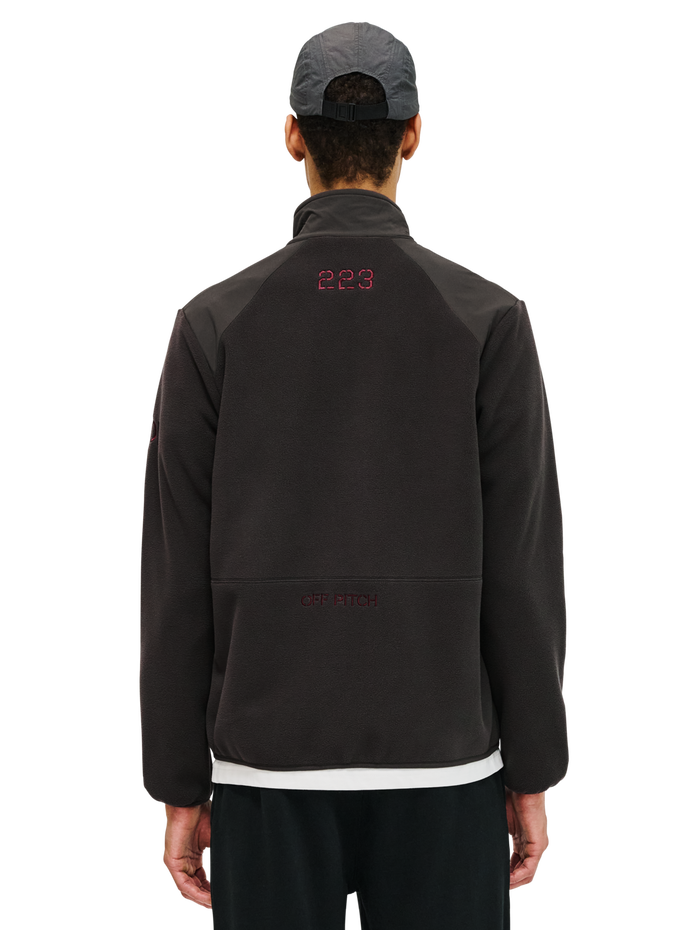 HALO DBU PANELED FLEECE JACKET, RAVEN, model