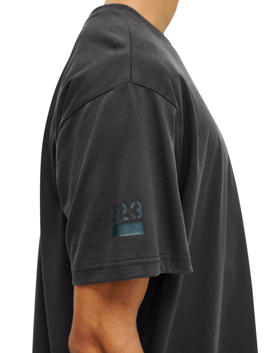 HALO GRAPHIC T-SHIRT, RAVEN, model