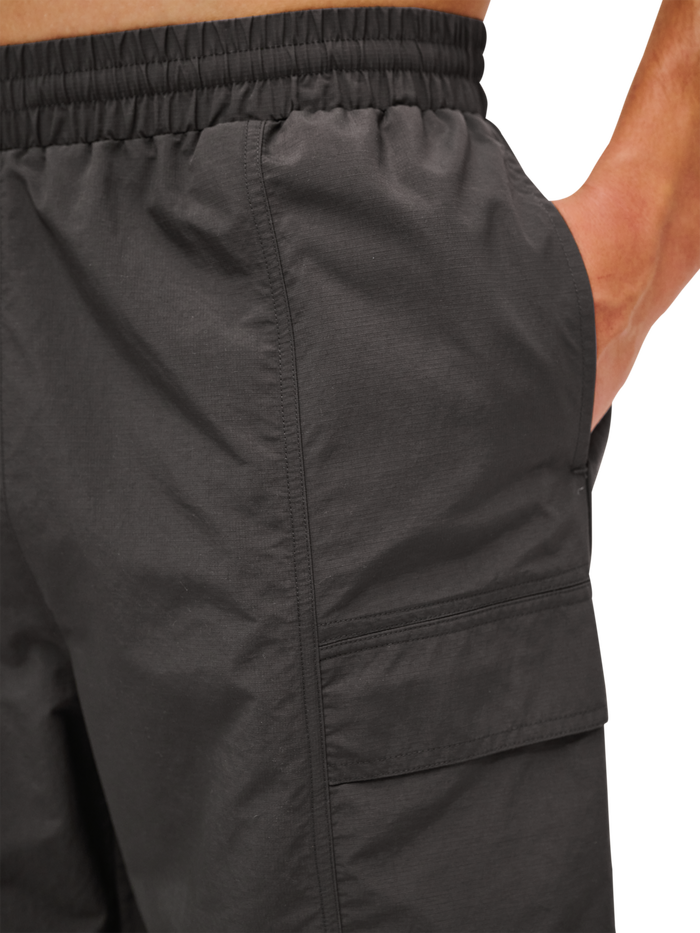 HALO RANGER PANTS, RAVEN, model