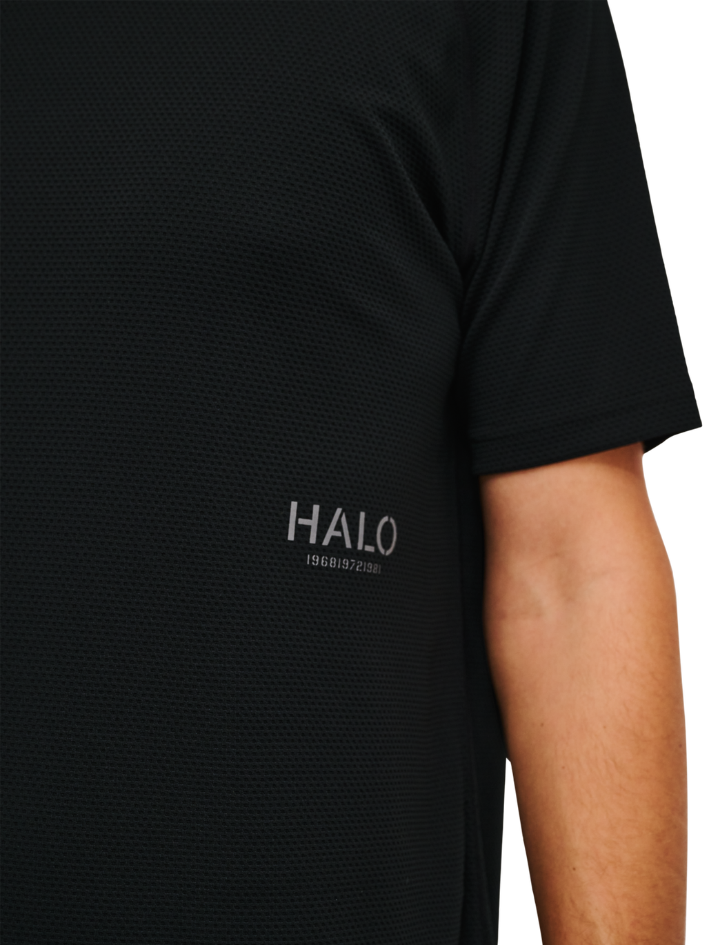 HALO SORONA T-SHIRT, BLACK, model