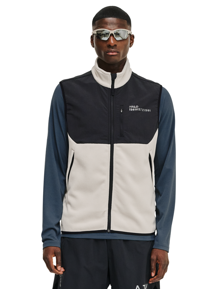 HALO BLOCKED FLEECE VEST, SILVER LINING, model