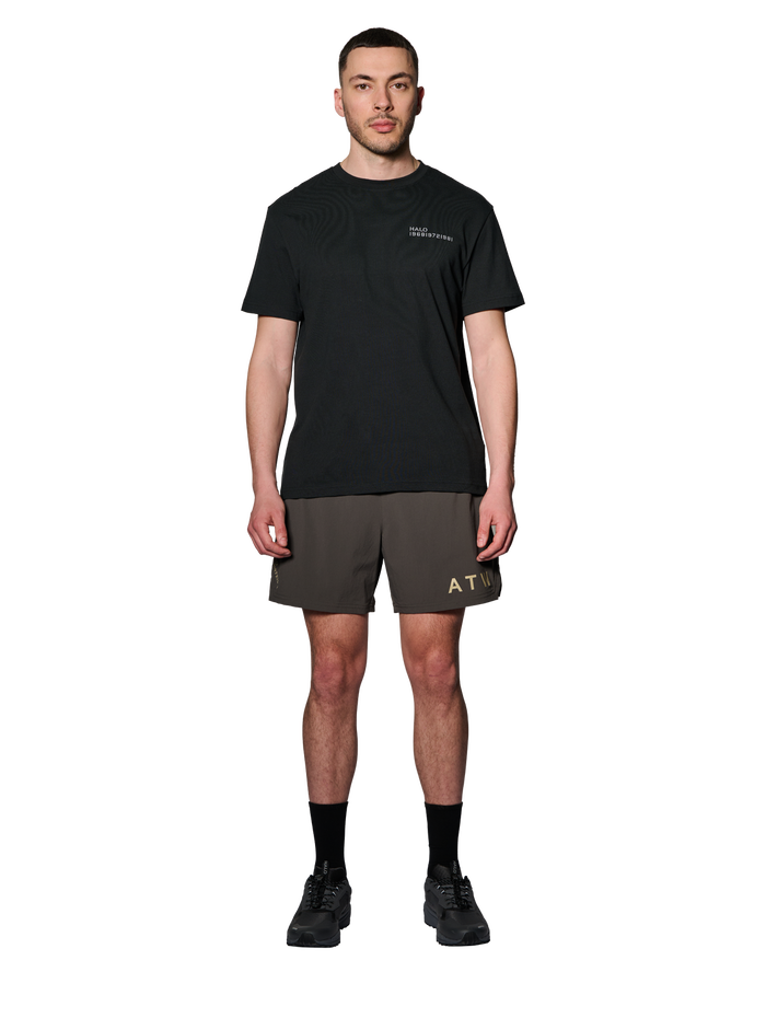 HALO SHORTS, RAVEN, model