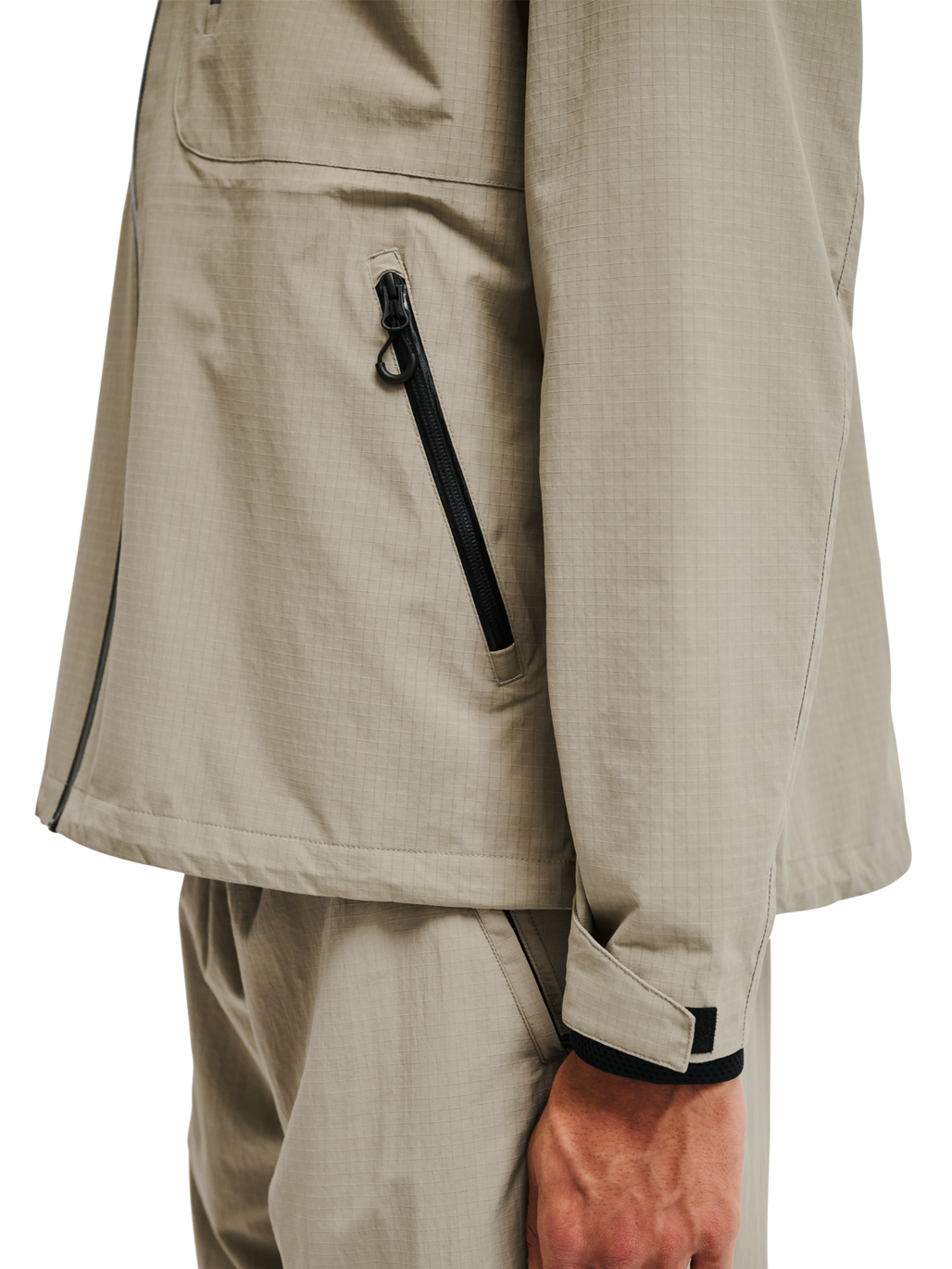 HALO ASSET JACKET, SENECA ROCK, model