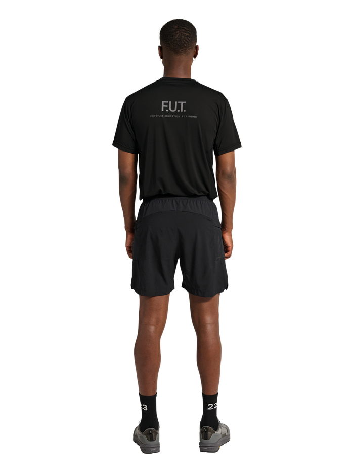 HALO SCOUT SHORTS, BLACK, model