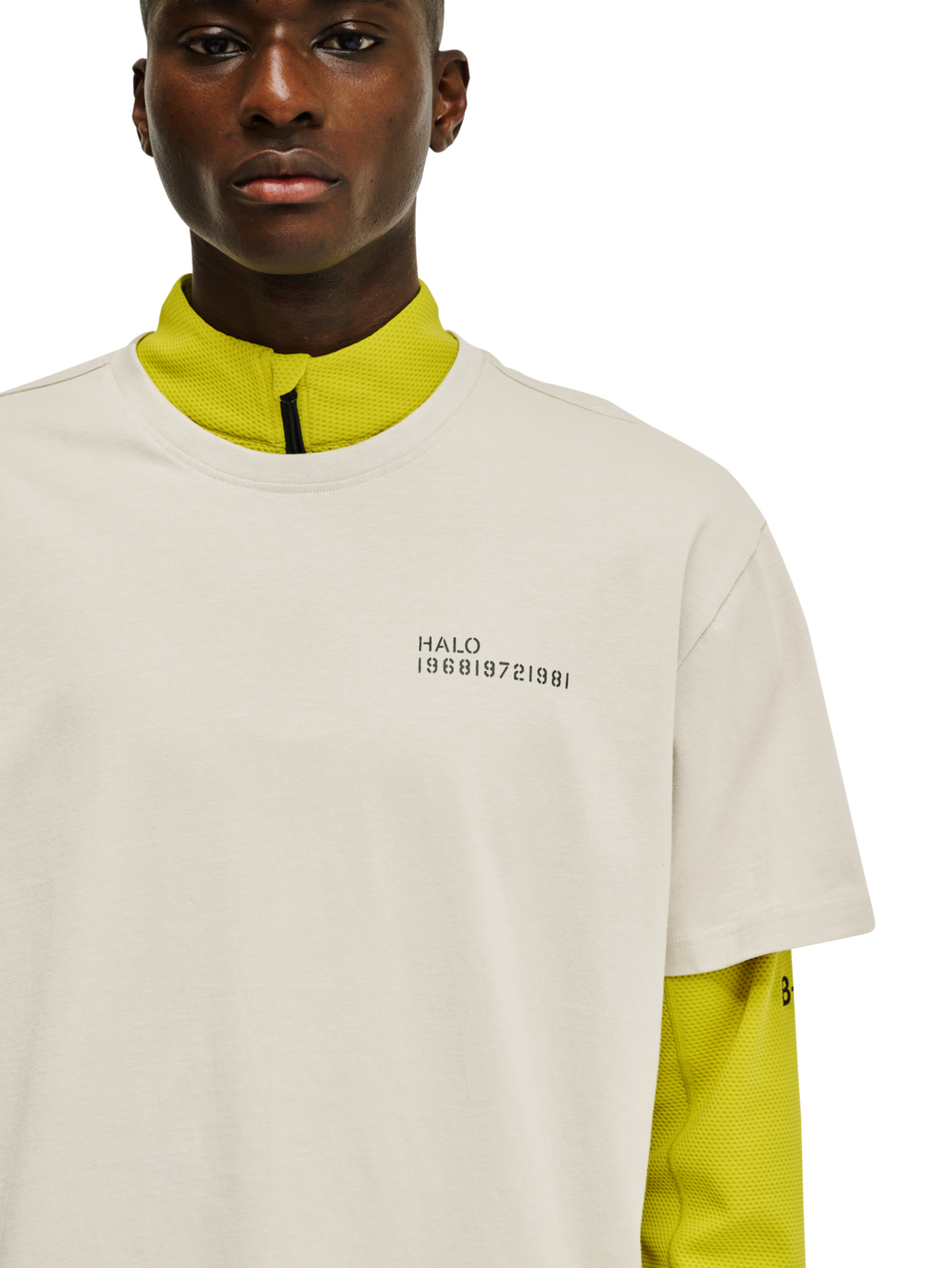 HALO GRAPHIC T-SHIRT 04, SILVER LINING, model