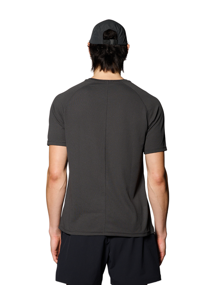 HALO SORONA T-SHIRT, RAVEN, model